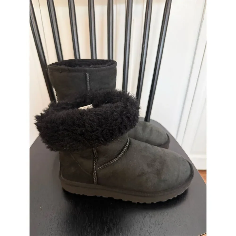 Ugg Classic Black classic short 11 boot size 8